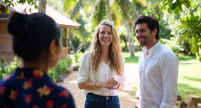 Viajes de idiomas en Bangkok participantes del curso en el jardín Viajes de idiomas en Bangkok participantes del curso en el jardín