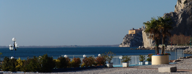 LISA-Sprachreisen-Italienisch-Italien-Triest-Meer-Promenade-Landschaft-Freizeit-Schloss-Sonne