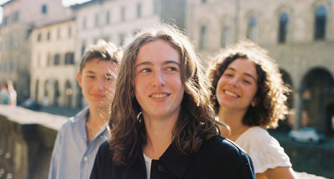 Ilusión por un curso de italiano de LISA! para jóvenes en Florencia Jóvenes estudiantes entusiasmados por su curso de italiano de LISA! en Florencia, Italia