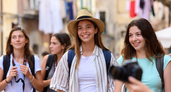 Tiempo libre y recorridos por Florencia con un curso de italiano de LISA! para jóvenes Estudiantes descubriendo Florencia durante las actividades de ocio de un curso de italiano de LISA! en Italia