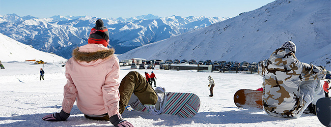 LISA-Sprachreisen-Englisch-Queenstown-Freizeit-Aktivitaeten-Ausgehen-Ausfluege-Ski-Snowboard-Wintersport-Schnee-Berge-Meer