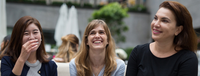 LISA-Sprachreisen-Erwachsene-Englisch-USA-New-York-30-Plus-Lachen-Brunnen-Unterhaltung LISA-Sprachreisen-Erwachsene-Englisch-USA-New-York-30-Plus-Lachen-Brunnen-Unterhaltung