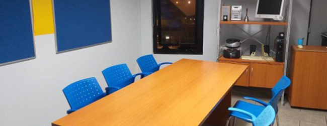 LISA-Sprachreisen-Erwachsene-Englisch-Zypern-Limassol-Sprachschule-Klassenraum-Gruppe-Unterricht LISA-Sprachreisen-Erwachsene-Englisch-Zypern-Limassol-Sprachschule-Klassenraum-Gruppe-Unterricht