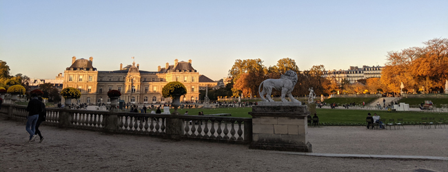 LISA-Sprachreisen-Erwachsene-Franzoesisch-Frankreich-Paris-Jardin-Du-Luxemburg-Herbst