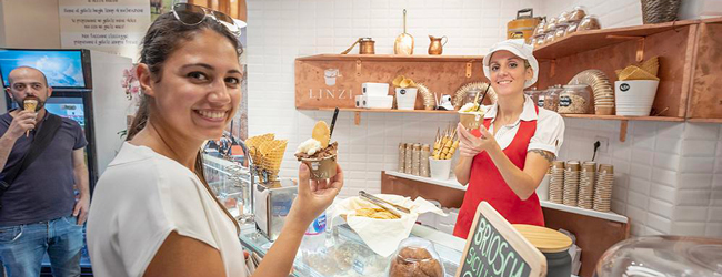 LISA-Sprachreisen-Erwachsene-Italienisch-Italien-Florenz-Sprechen-Essen-Gelato-Eis LISA-Sprachreisen-Erwachsene-Italienisch-Italien-Florenz-Sprechen-Essen-Gelato-Eis