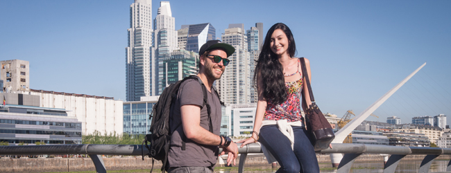 LISA-Sprachreisen-Erwachsene-Spanisch-Argentinien-Buenos-Aires-Bruecke-Spaziergang-Skyline-Glas LISA-Sprachreisen-Erwachsene-Spanisch-Argentinien-Buenos-Aires-Bruecke-Spaziergang-Skyline-Glas