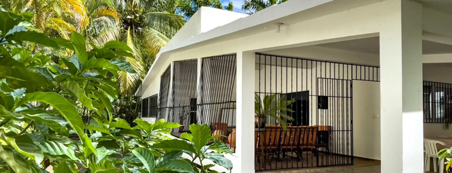 LISA-Sprachreisen-Erwachsene-Spanisch-Dominikanische-Republik-Sosua-Sprachschule-Garten-Strandnah-Terrasse LISA-Sprachreisen-Erwachsene-Spanisch-Dominikanische-Republik-Sosua-Sprachschule-Garten-Strandnah-Terrasse