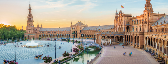 LISA-Sprachreisen-Erwachsene-Spanisch-Spanien-Sevilla-Platz-Kutschen-Wasser-Flanieren LISA-Sprachreisen-Erwachsene-Spanisch-Spanien-Sevilla-Platz-Kutschen-Wasser-Flanieren