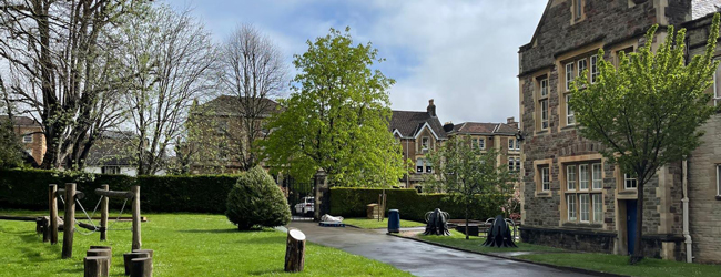 LISA-Sprachreisen-Schueler-Englisch-England-Bristol-Schule-Primary-School-Garten LISA-Sprachreisen-Schueler-Englisch-England-Bristol-Schule-Primary-School-Garten