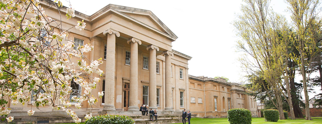 LISA-Sprachreisen-Schueler-Englisch-England-Cheltenham-College-Fruehling-Gruen-Sprachunterricht- LISA-Sprachreisen-Schueler-Englisch-England-Cheltenham-College-Fruehling-Gruen-Sprachunterricht-