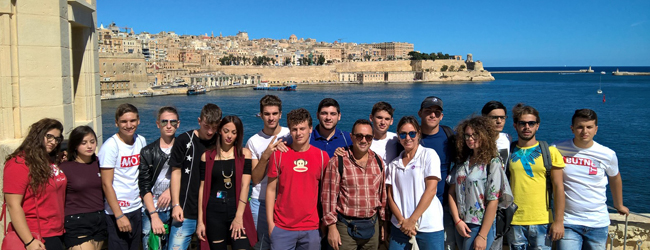 LISA-Sprachreisen-Schueler-Englisch-Malta-Ausflug-Bucht-Meer-Sonne LISA-Sprachreisen-Schueler-Englisch-Malta-Ausflug-Bucht-Meer-Sonne