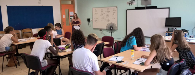 LISA-Sprachreisen-Schueler-Englisch-Malta-San-Gwann-Sprachunterricht-Schule-Gruppe-Klasse LISA-Sprachreisen-Schueler-Englisch-Malta-San-Gwann-Sprachunterricht-Schule-Gruppe-Klasse