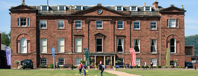 LISA-Sprachreisen-Schueler-Englisch-Schottland-Perth-Kilgraston-Gebaeude-Schule