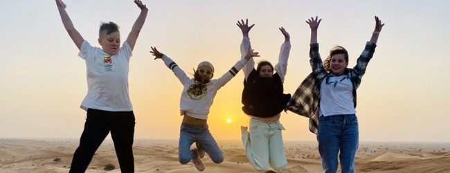 LISA-Sprachreisen-Schueler-Englisch-Vereinigte-Arabische-Emirate-Dubai-Wueste-Sonnenuntergang LISA-Sprachreisen-Schueler-Englisch-Vereinigte-Arabische-Emirate-Dubai-Wueste-Sonnenuntergang