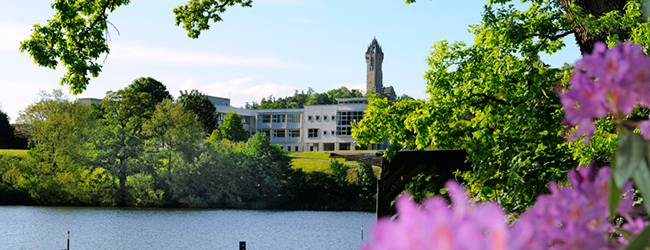 LISA-Sprachreisen-Schueler-Englisch-england-Edinburgh-Stirling-University-Campus-See