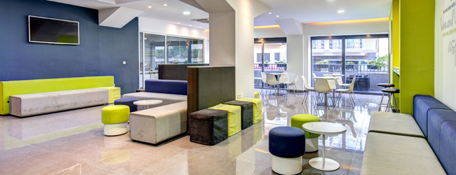 LISA-Sprachreisen-Young-Adults-Englisch-Malta-St-Julians-Sprachschule-Lounge-Pause-TV LISA-Sprachreisen-Young-Adults-Englisch-Malta-St-Julians-Sprachschule-Lounge-Pause-TV