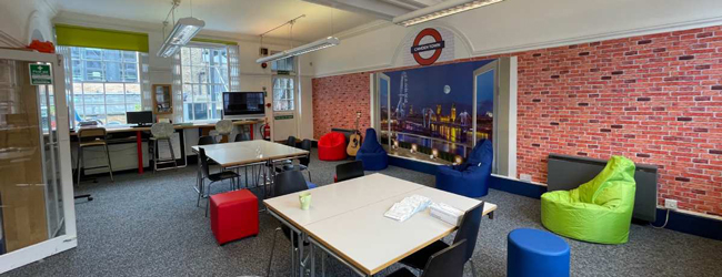 LISA-Sprachschule-Erwachsene-Englisch-England-London-Camden-Schule-Lounge-Pause-Aufenthaltsraum LISA-Sprachschule-Erwachsene-Englisch-England-London-Camden-Schule-Lounge-Pause-Aufenthaltsraum