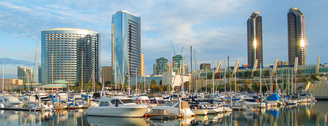 LISA-sprachreisen-englisch-san-diego-beach-hafen-boot-yacht-meer-stadt-hochhaus